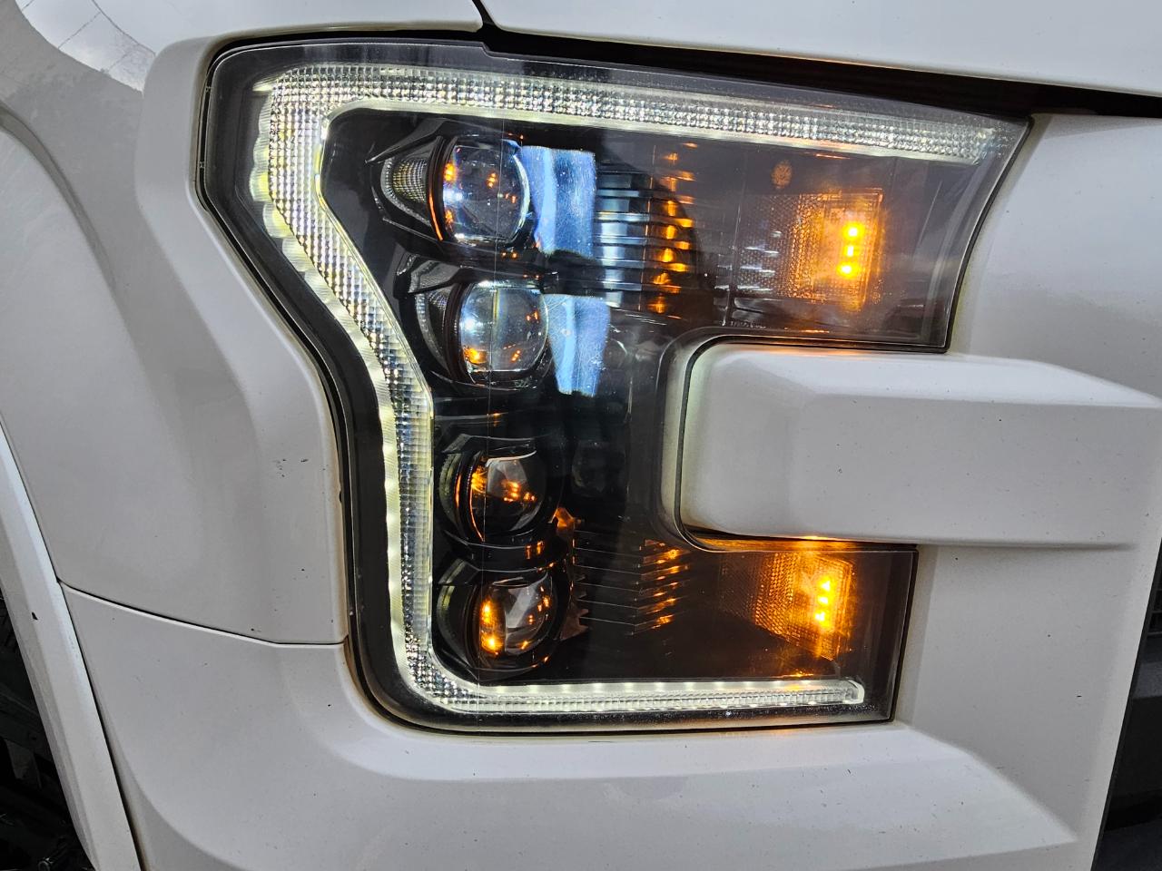 Ford F-150 4WD SuperCrew 145" Platinum 2015