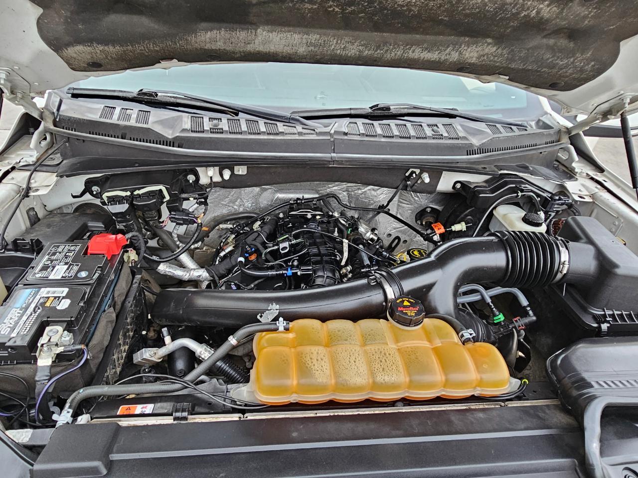 Ford F-150 4WD SuperCrew 145" Platinum 2015