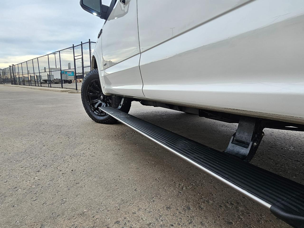 Ford F-150 4WD SuperCrew 145" Platinum 2015