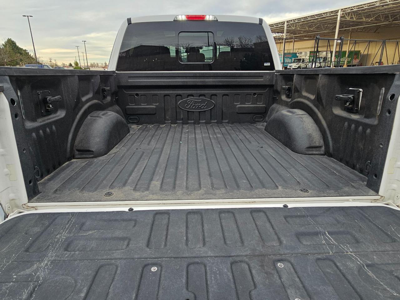 Ford F-150 4WD SuperCrew 145" Platinum 2015