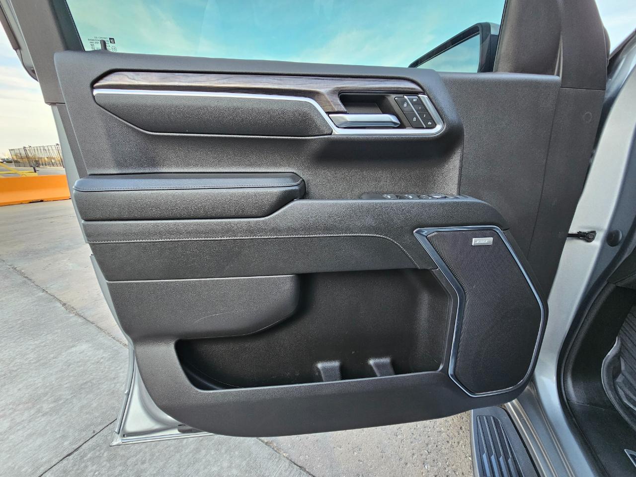 Chevrolet Silverado 1500 4WD Crew Cab 147" LTZ 2024