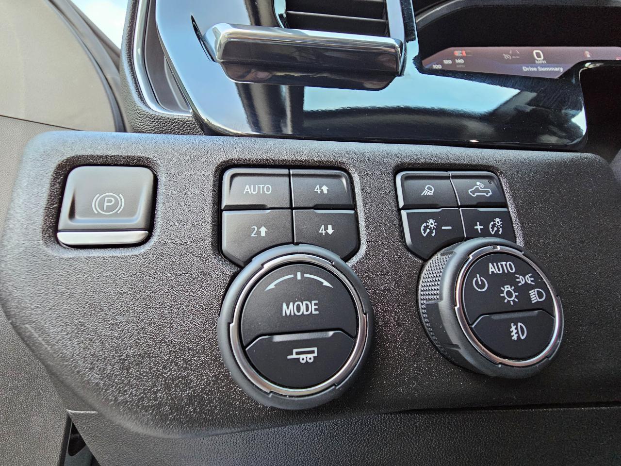 Chevrolet Silverado 1500 4WD Crew Cab 147" LTZ 2024