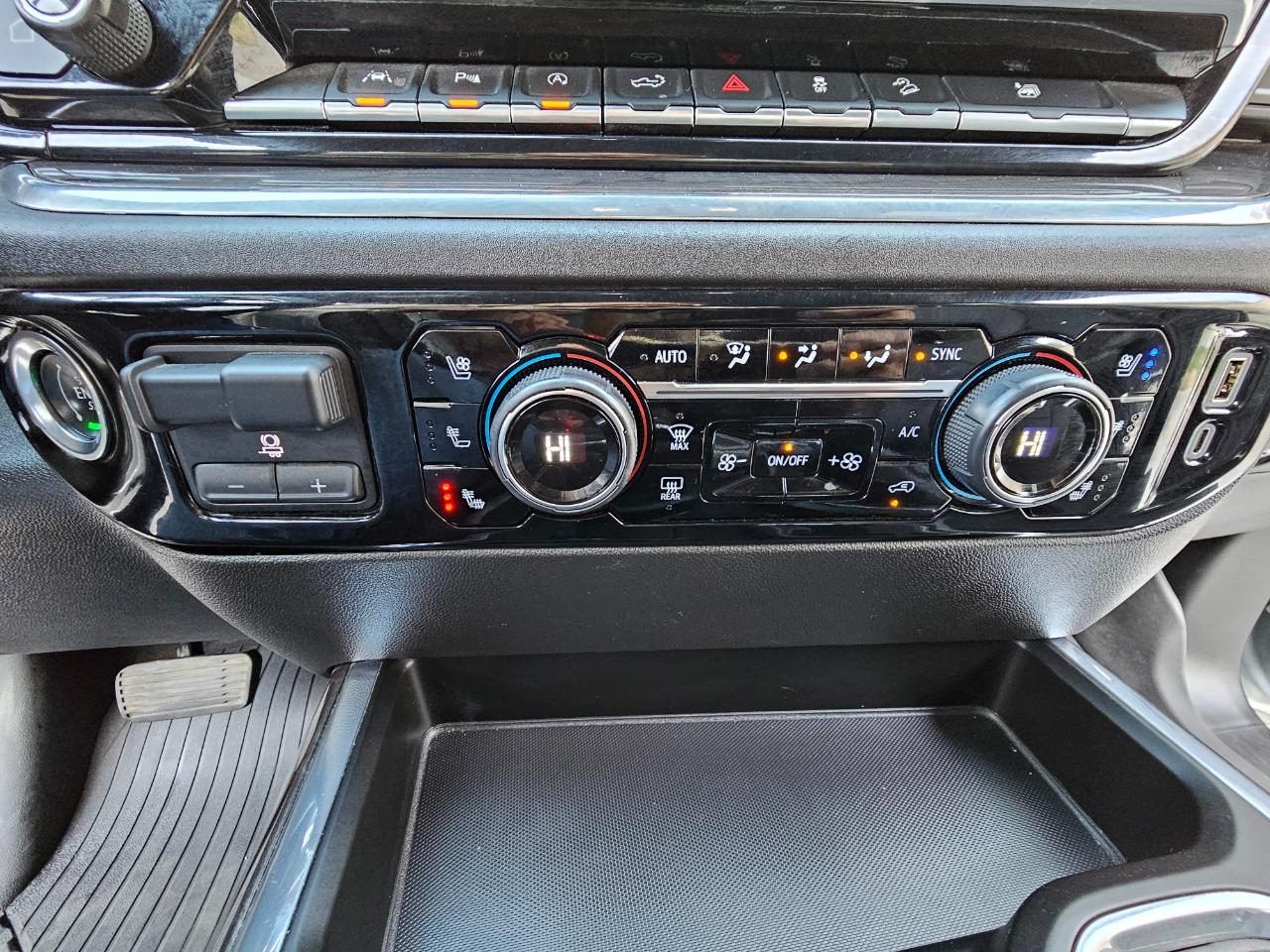 Chevrolet Silverado 1500 4WD Crew Cab 147" LTZ 2024