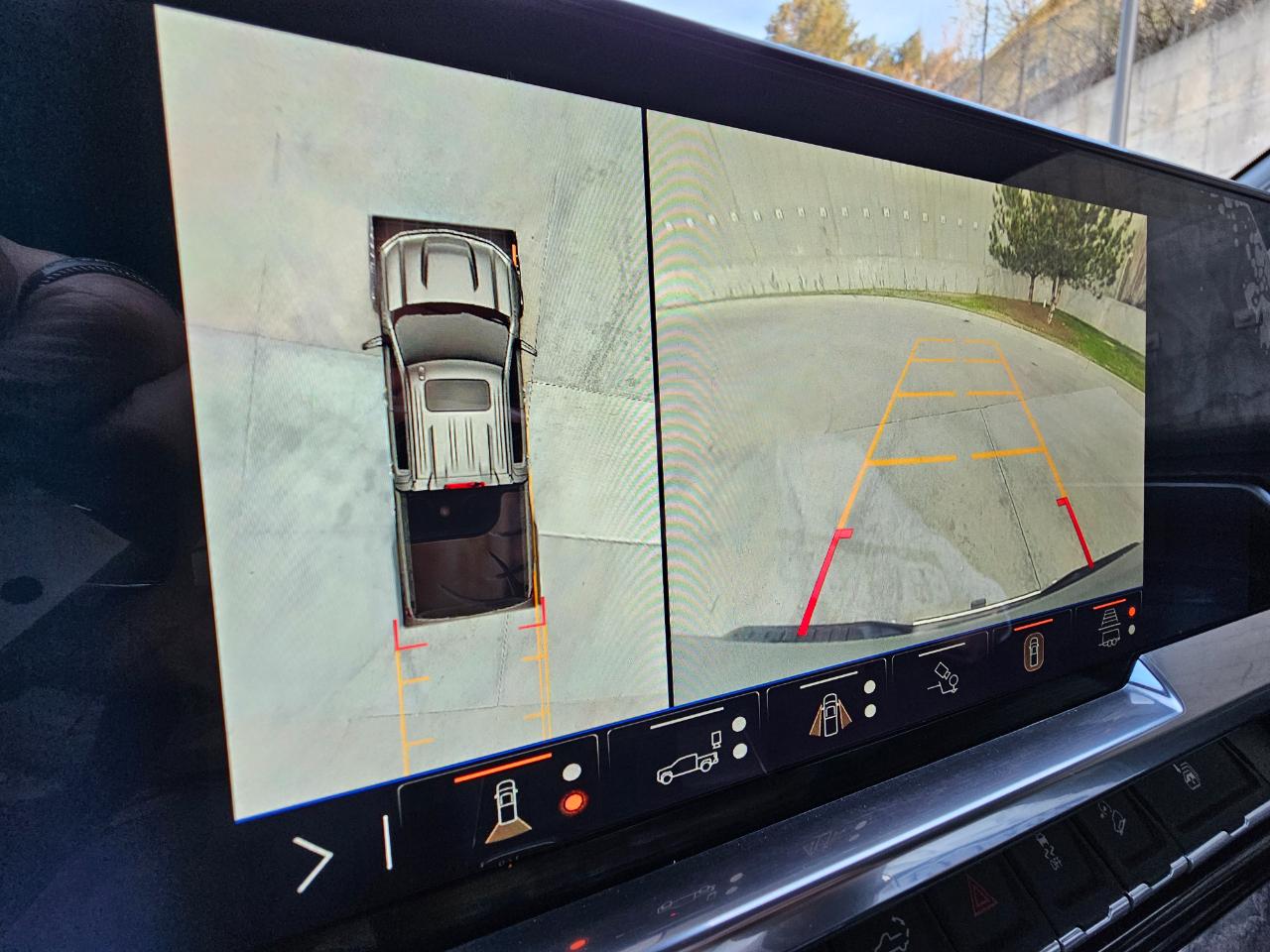 Chevrolet Silverado 1500 4WD Crew Cab 147" LTZ 2024