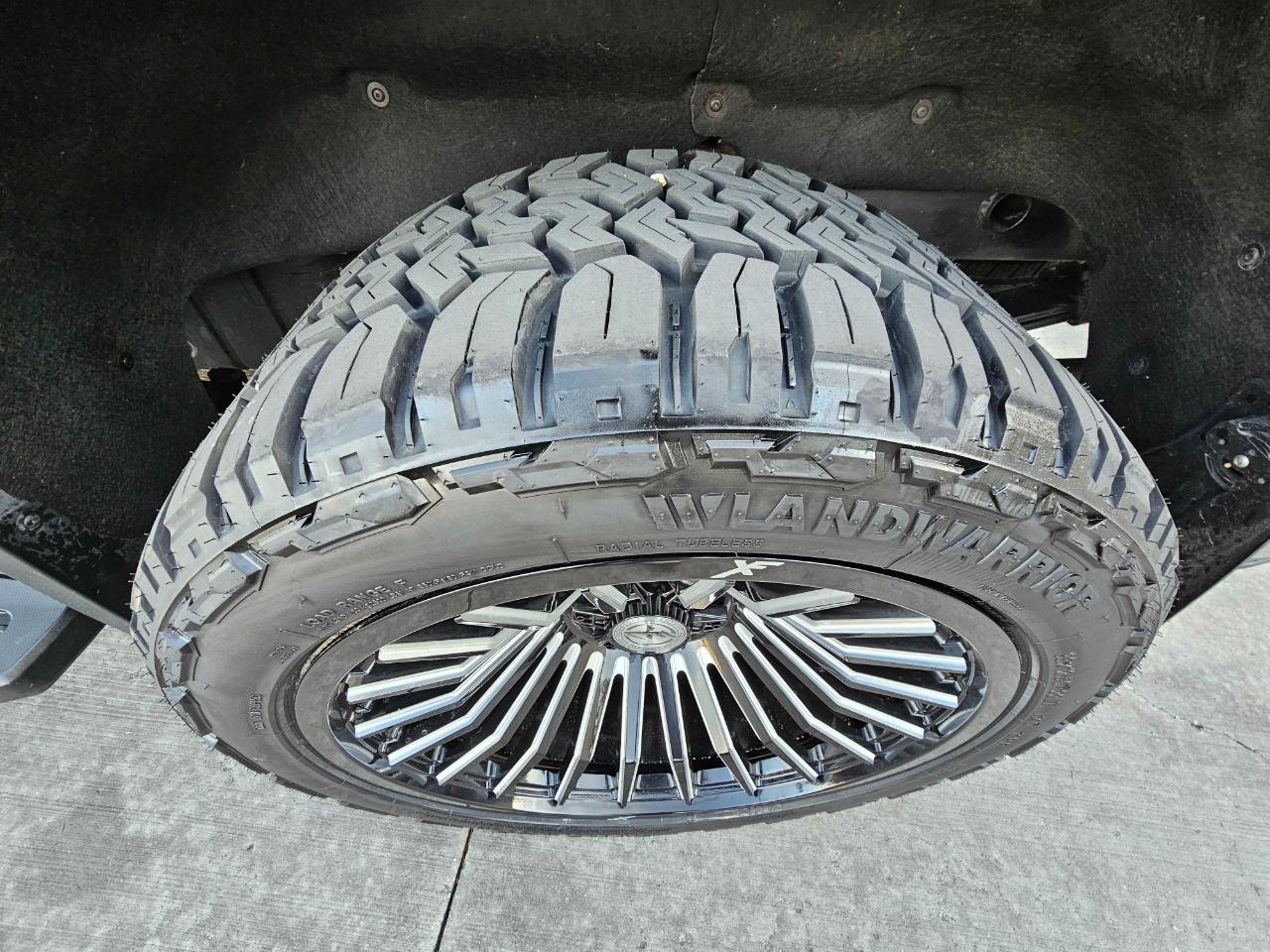 Chevrolet Silverado 1500 4WD Crew Cab 147" LTZ 2024