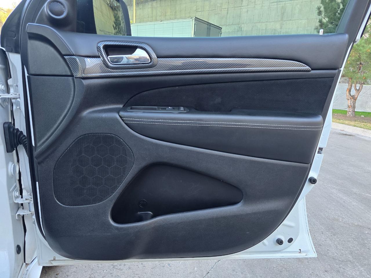 Jeep Grand Cherokee 4WD 4dr SRT8 Alpine 2013