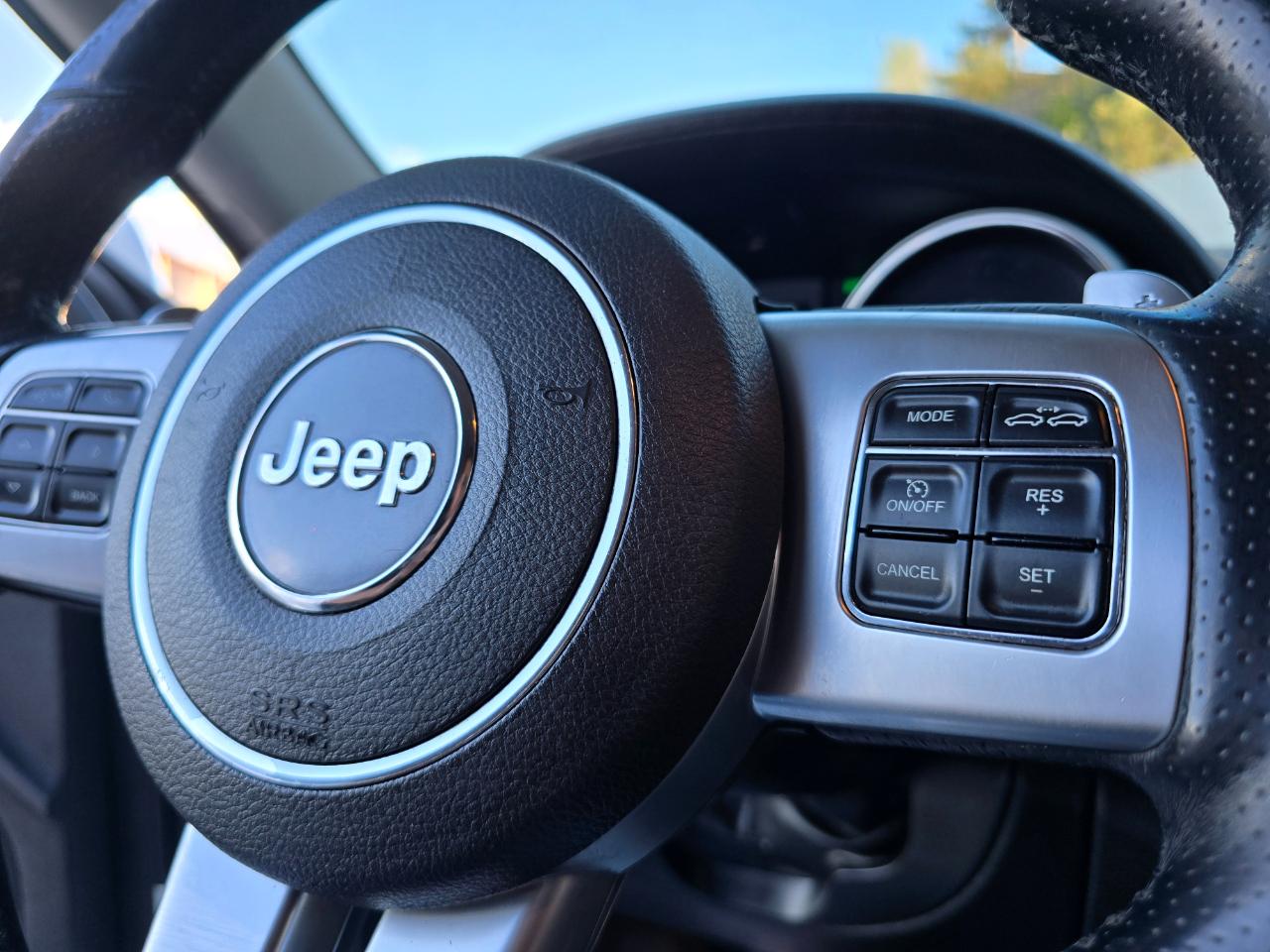 Jeep Grand Cherokee 4WD 4dr SRT8 Alpine 2013