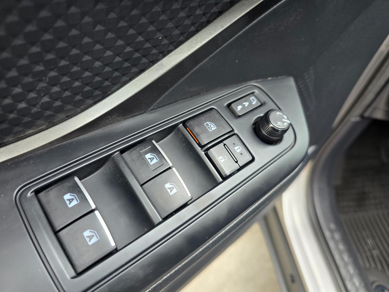 Toyota C-HR XLE FWD (Natl) 2018