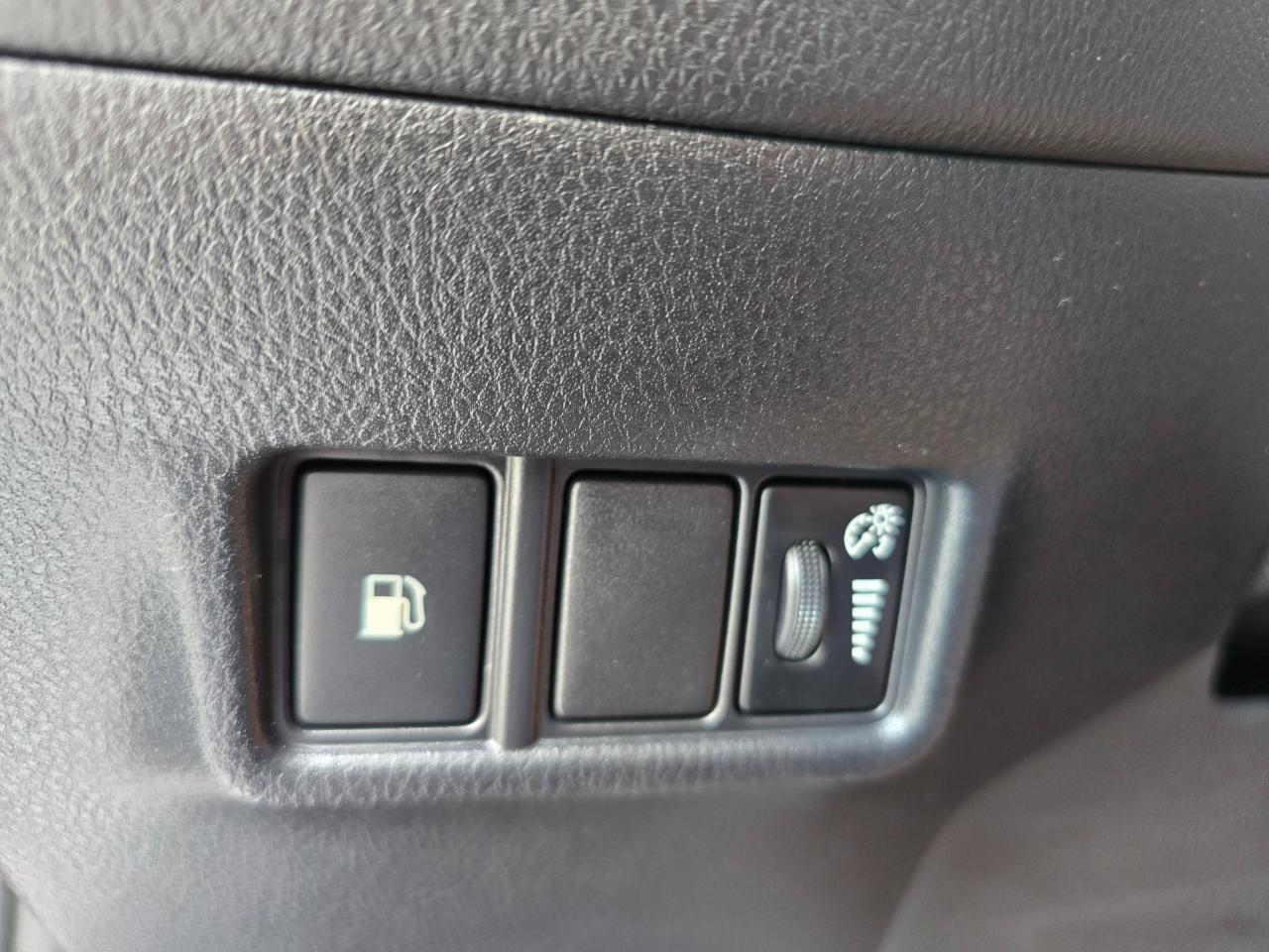 Toyota C-HR XLE FWD (Natl) 2018