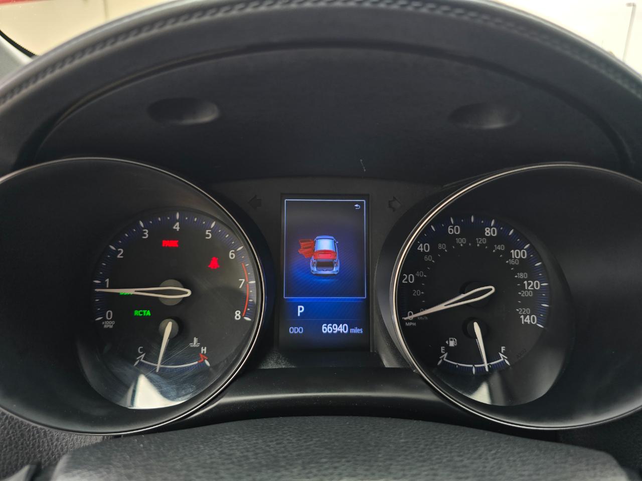 Toyota C-HR XLE FWD (Natl) 2018