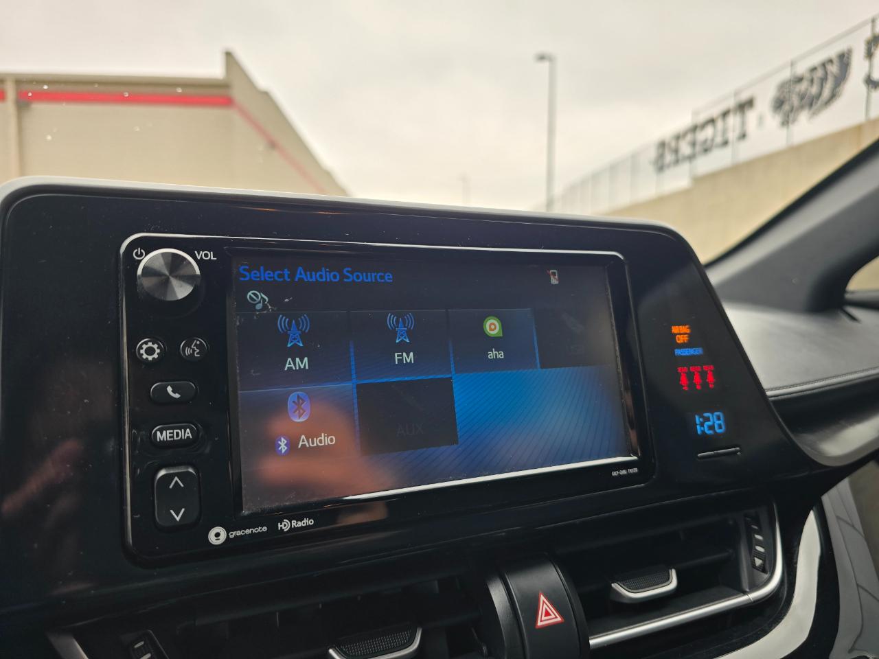 Toyota C-HR XLE FWD (Natl) 2018