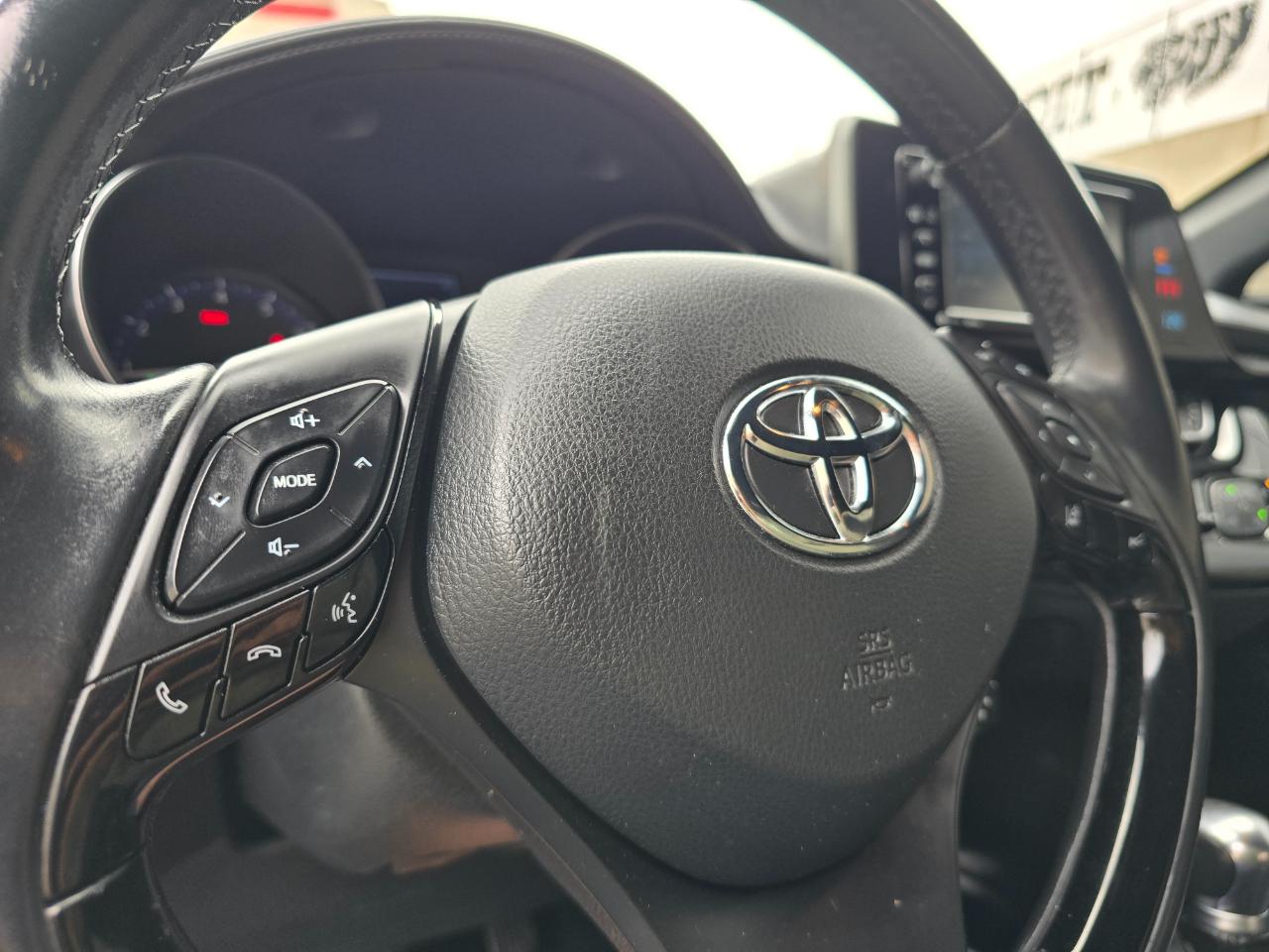 Toyota C-HR XLE FWD (Natl) 2018