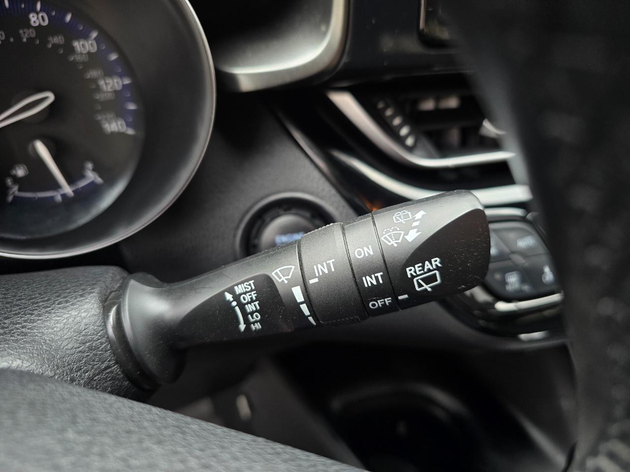 Toyota C-HR XLE FWD (Natl) 2018