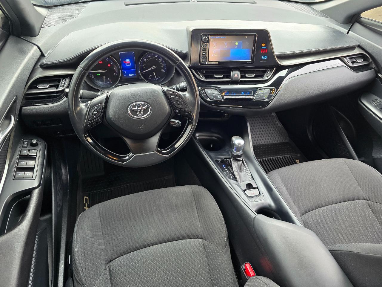 Toyota C-HR XLE FWD (Natl) 2018