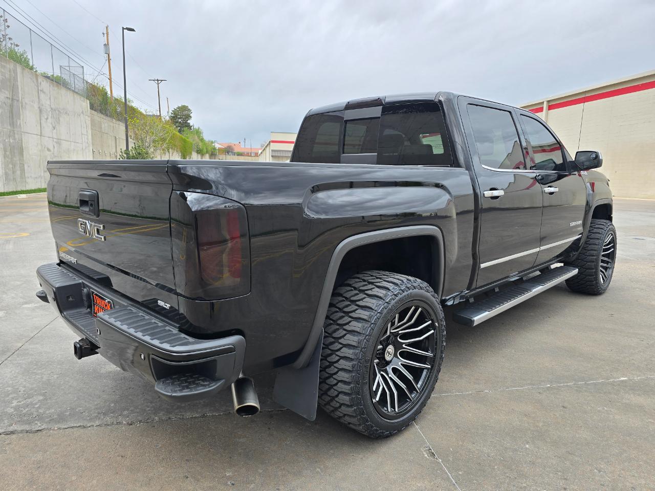 GMC Sierra 1500 4WD Crew Cab 143.5" SLT 2017
