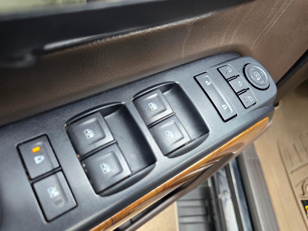 GMC Sierra 1500 4WD Crew Cab 143.5" SLT 2017