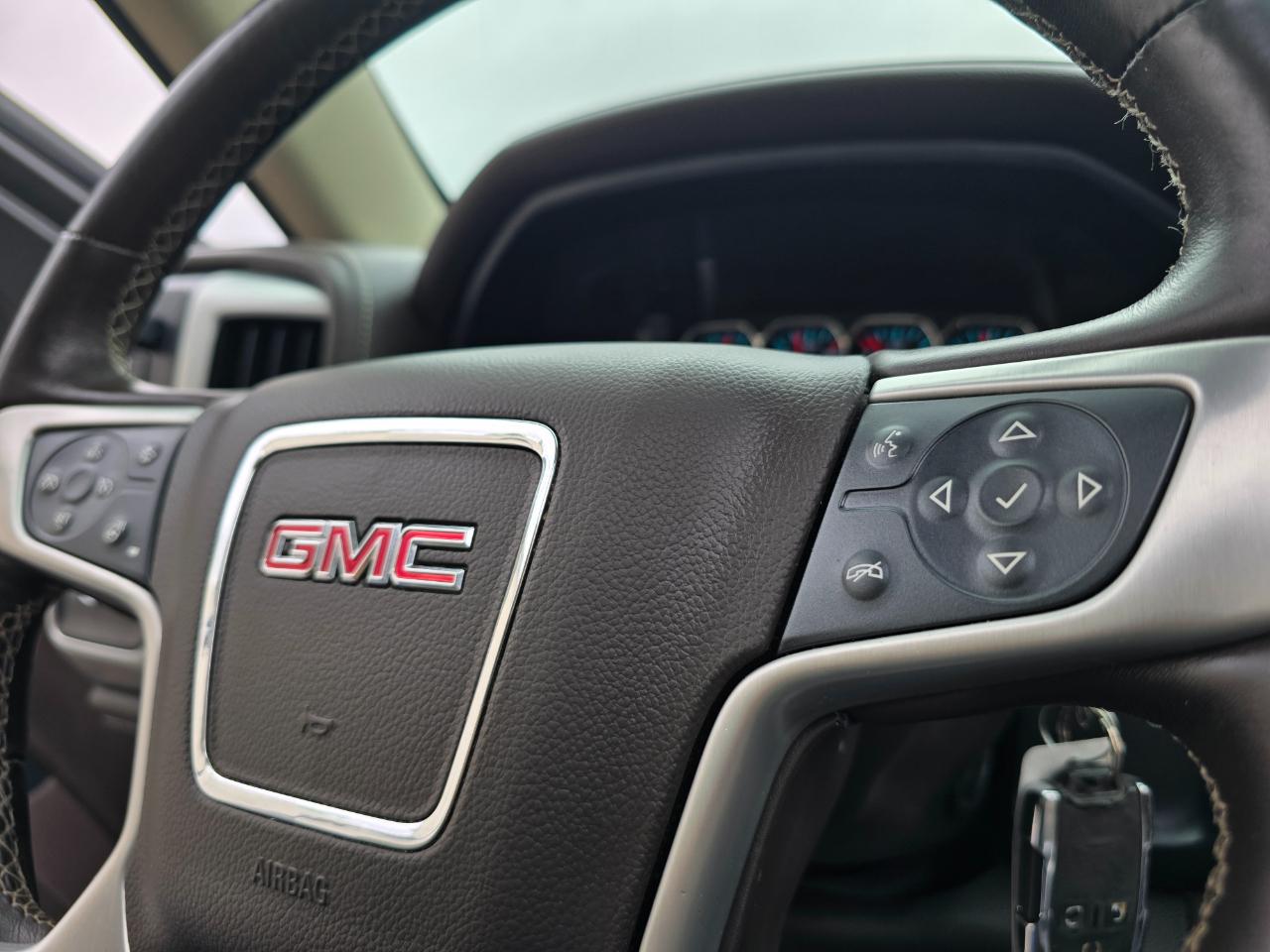 GMC Sierra 1500 4WD Crew Cab 143.5" SLT 2017