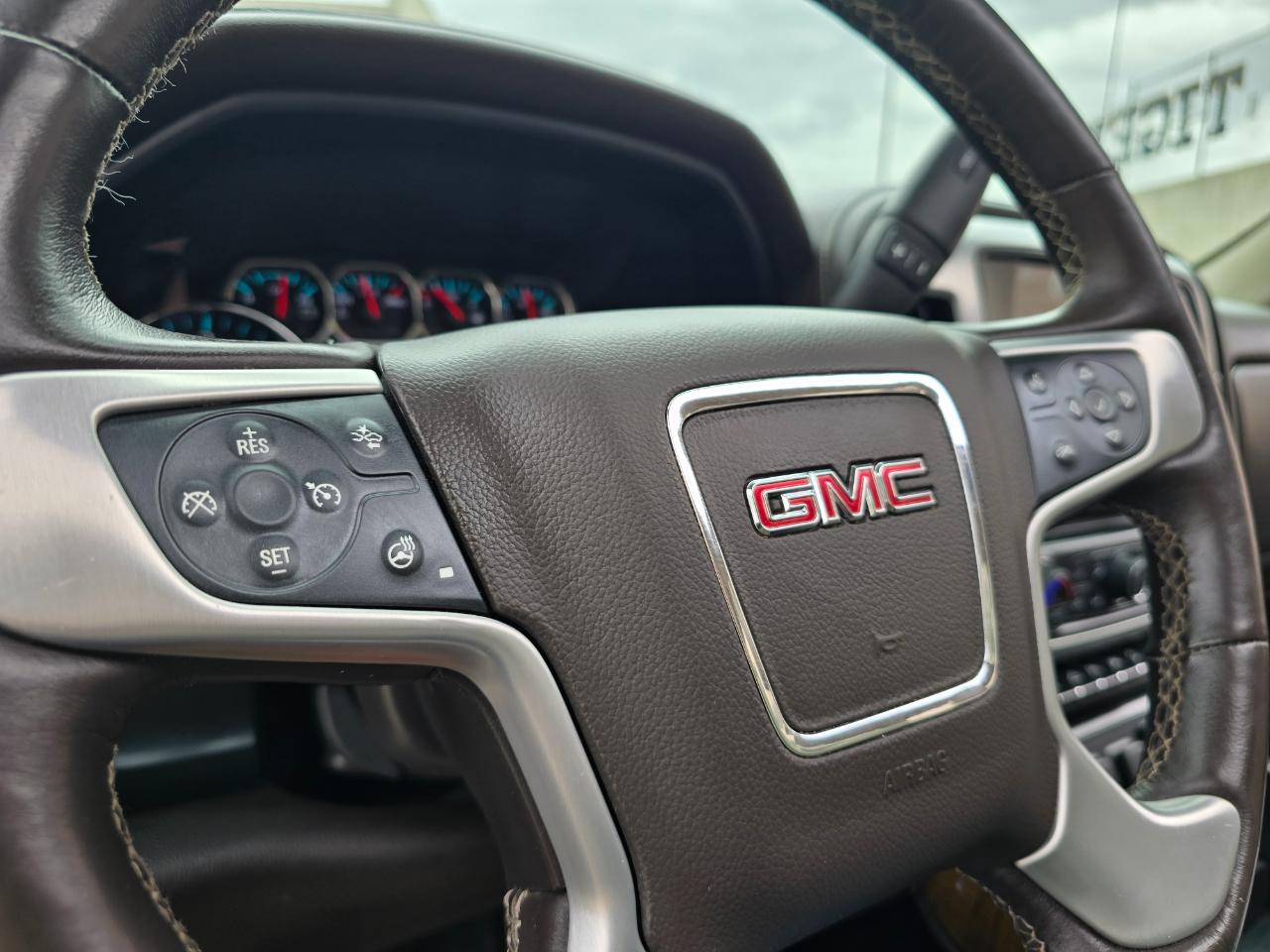 GMC Sierra 1500 4WD Crew Cab 143.5" SLT 2017