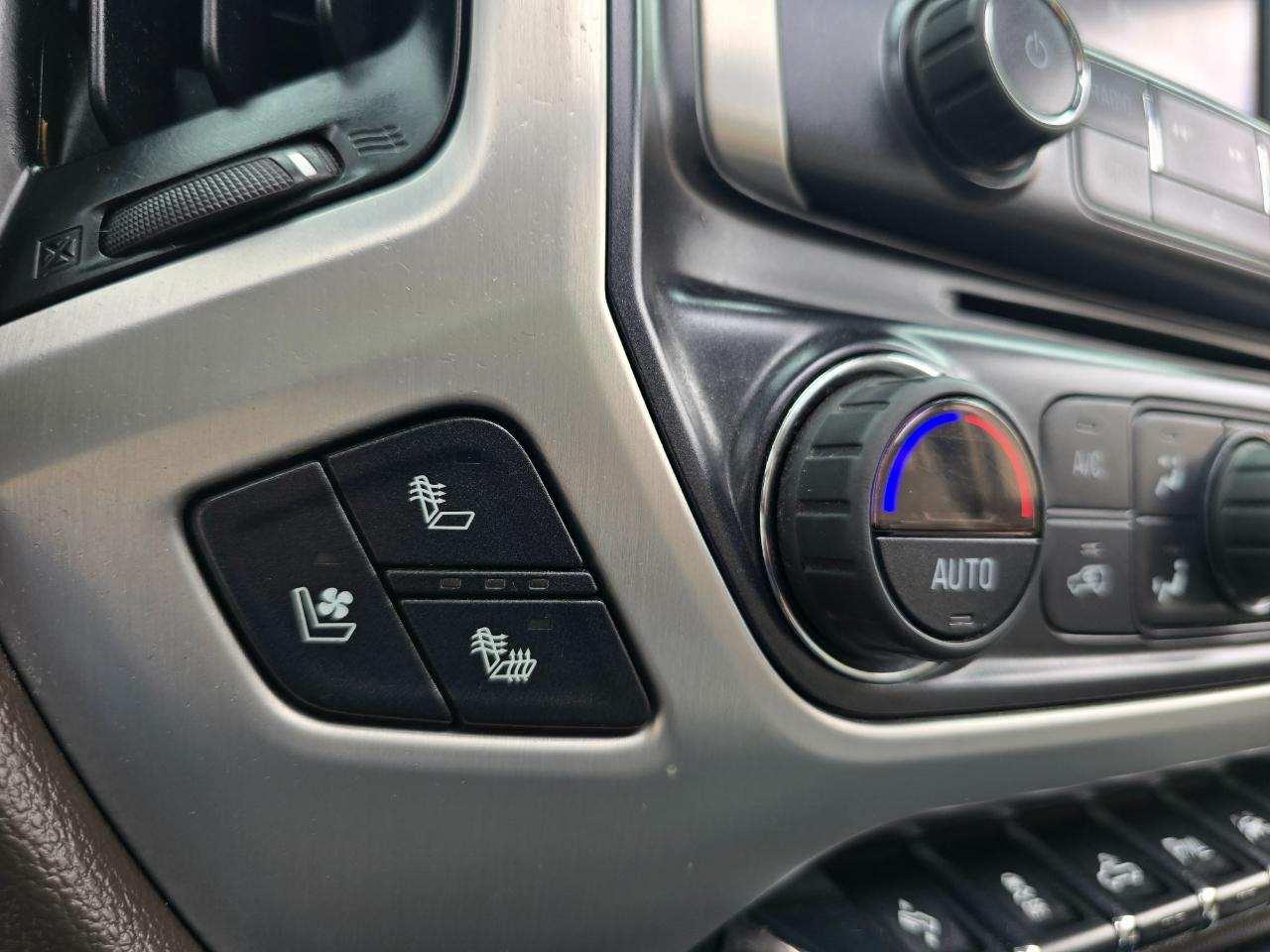 GMC Sierra 1500 4WD Crew Cab 143.5" SLT 2017