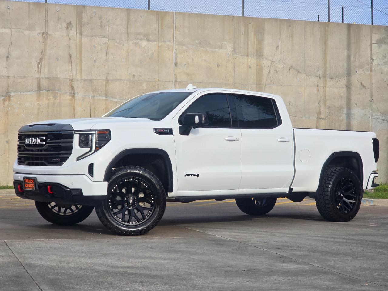 GMC Sierra 1500 4WD Crew Cab 157" AT4 2022