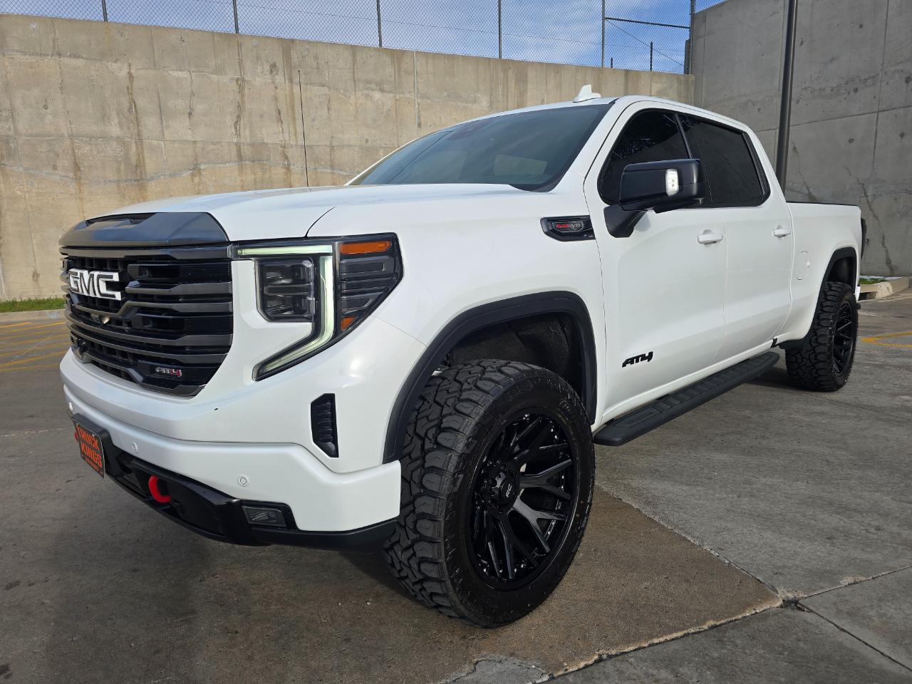 GMC Sierra 1500 4WD Crew Cab 157" AT4 2022