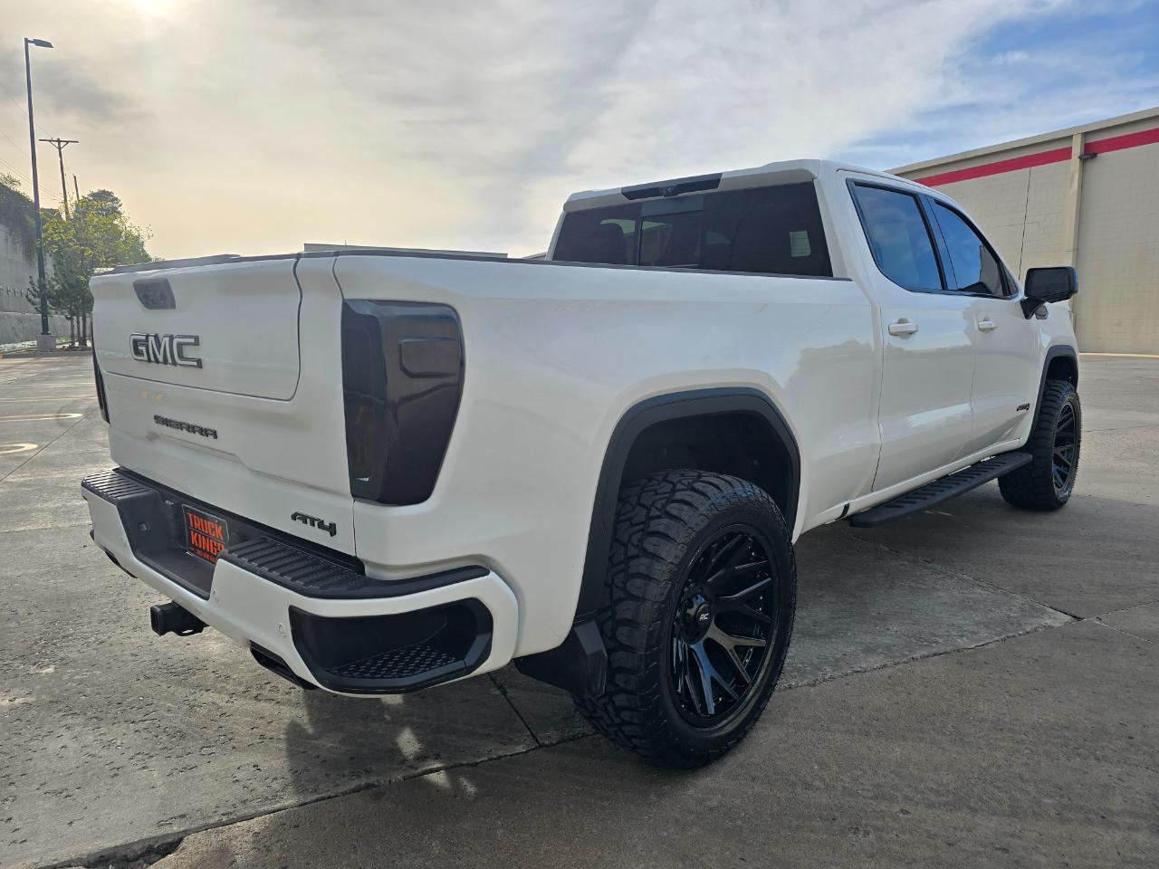 GMC Sierra 1500 4WD Crew Cab 157" AT4 2022