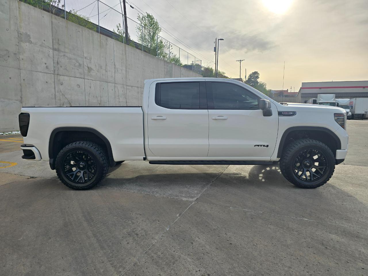 GMC Sierra 1500 4WD Crew Cab 157" AT4 2022