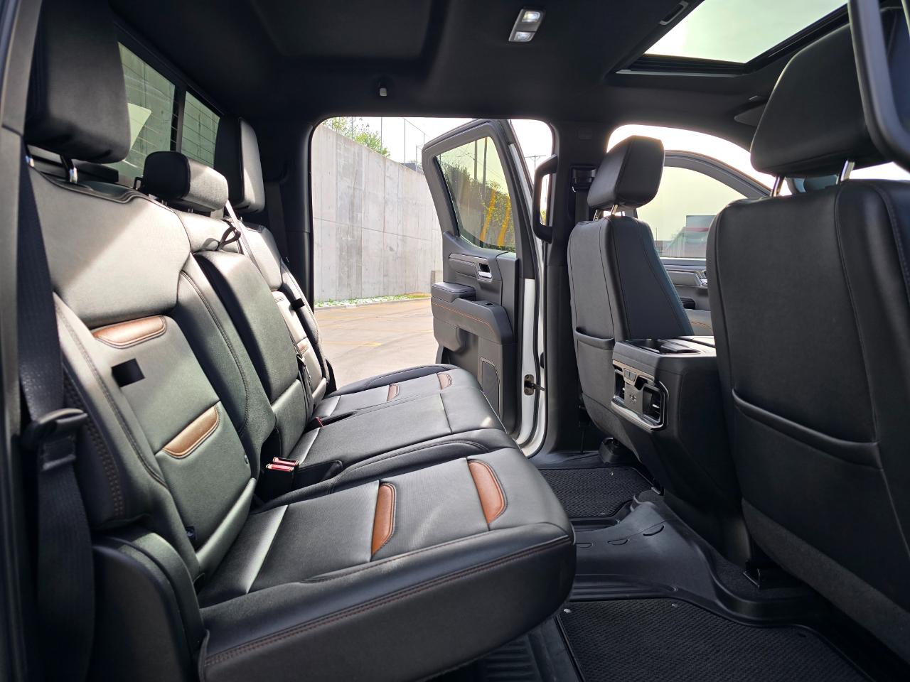 GMC Sierra 1500 4WD Crew Cab 157" AT4 2022