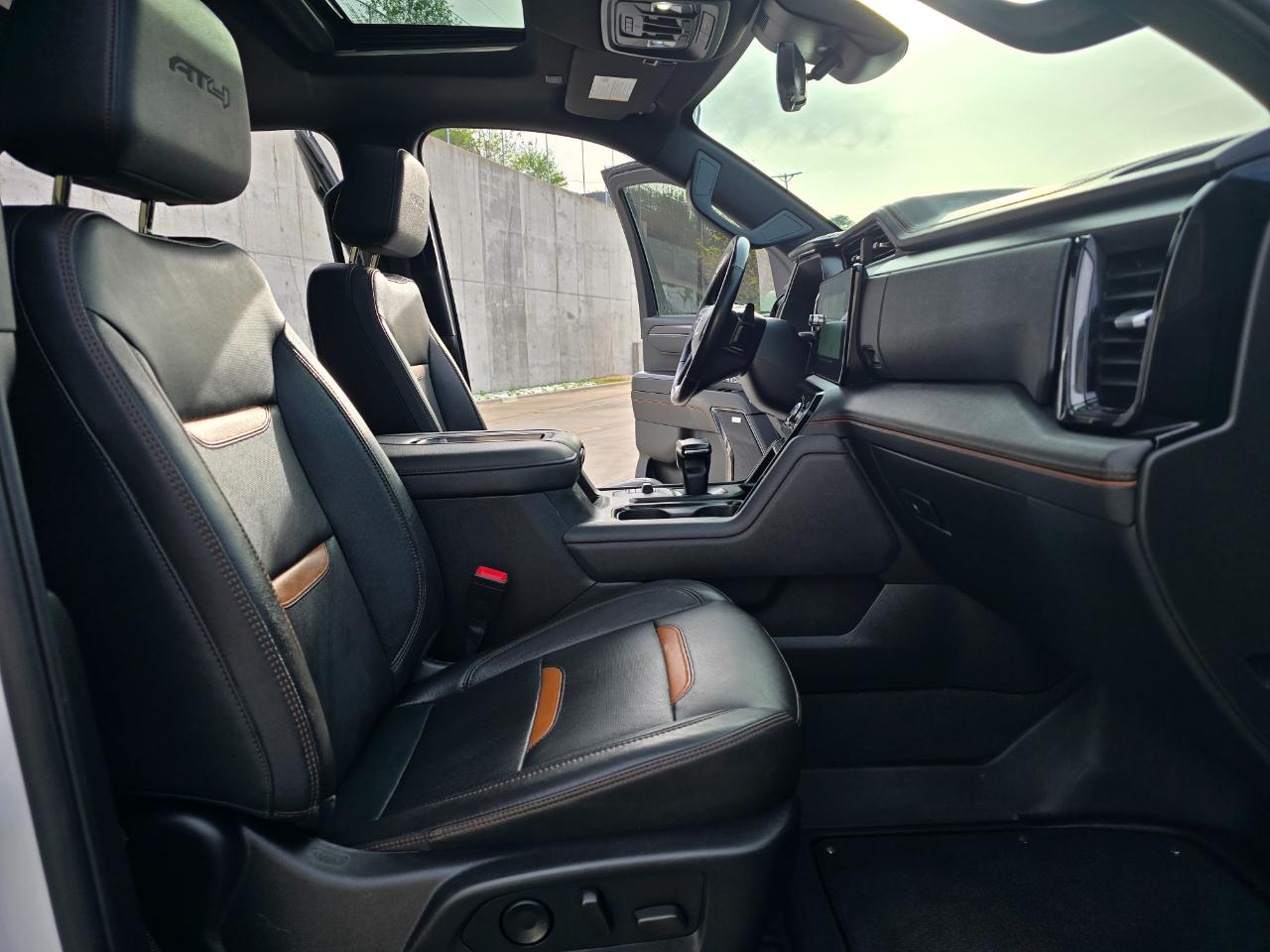 GMC Sierra 1500 4WD Crew Cab 157" AT4 2022