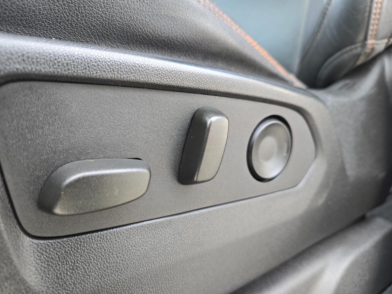 GMC Sierra 1500 4WD Crew Cab 157" AT4 2022