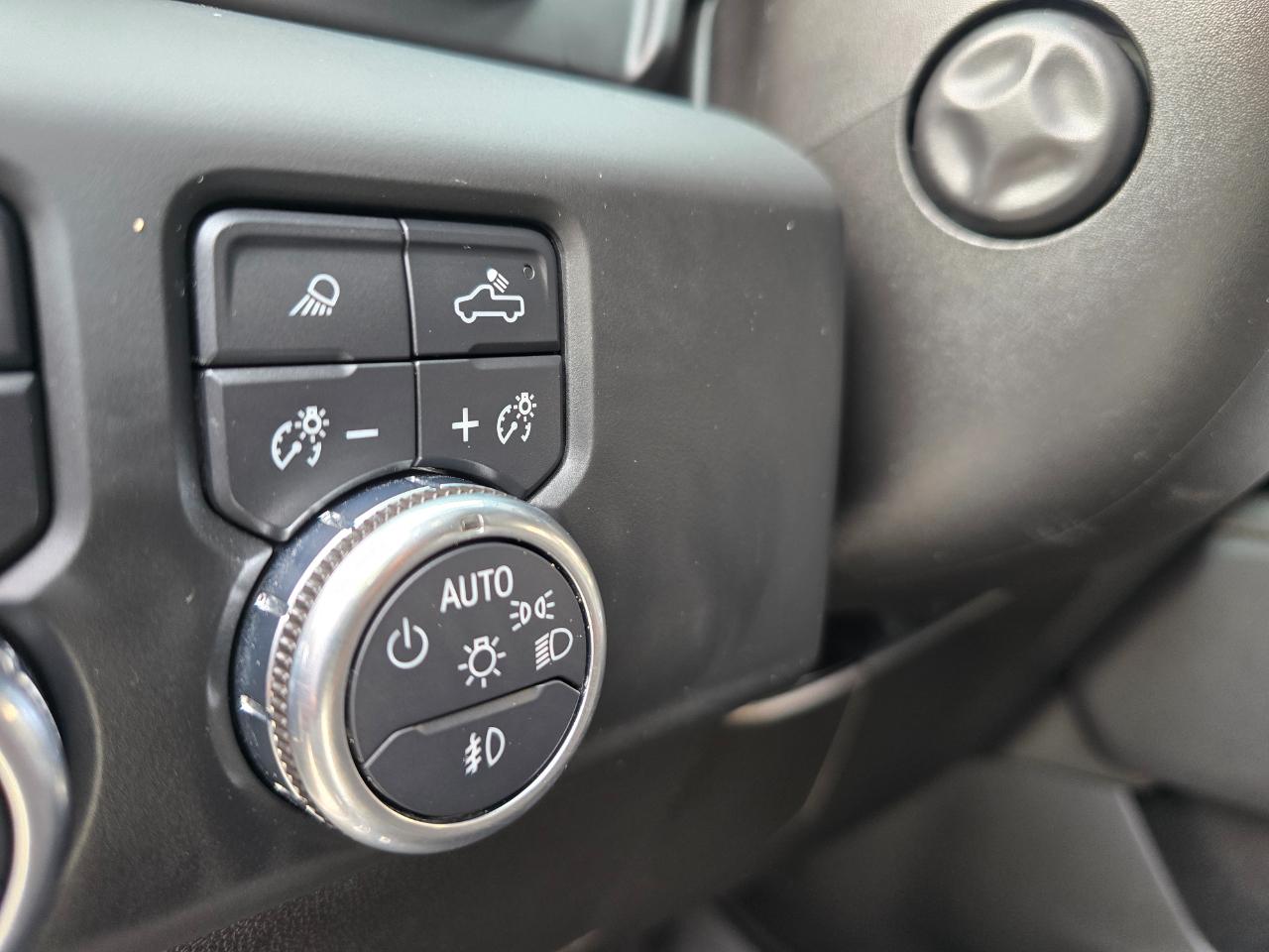 GMC Sierra 1500 4WD Crew Cab 157" AT4 2022