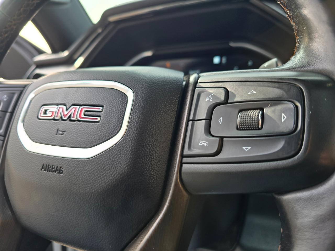 GMC Sierra 1500 4WD Crew Cab 157" AT4 2022