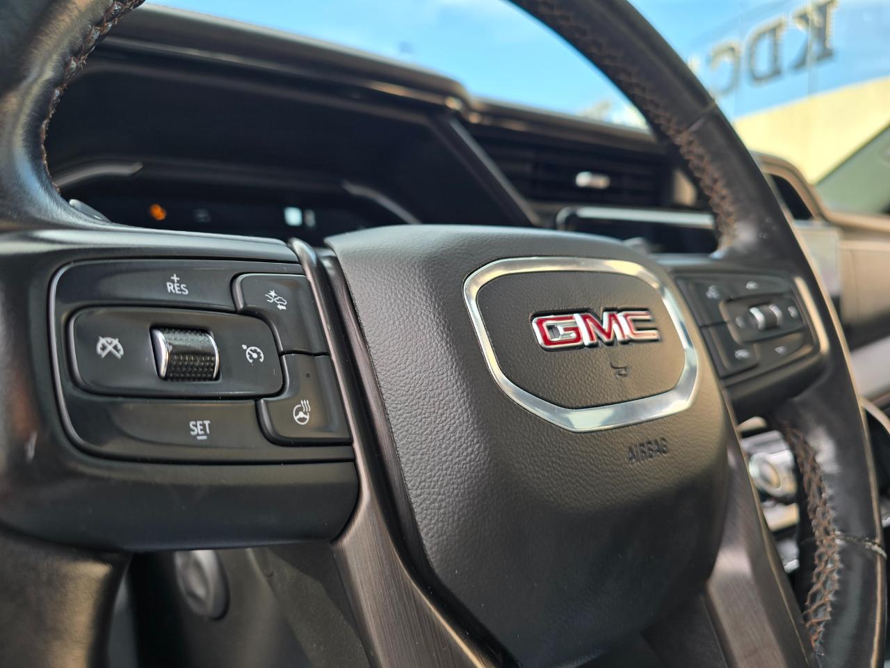 GMC Sierra 1500 4WD Crew Cab 157" AT4 2022