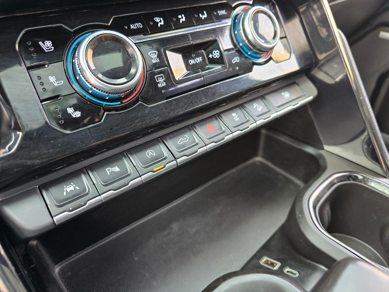 GMC Sierra 1500 4WD Crew Cab 157" AT4 2022