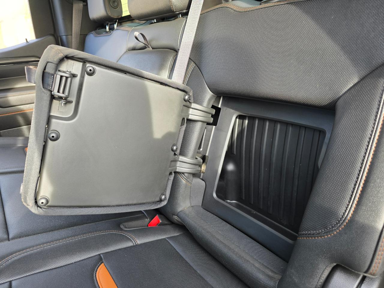 GMC Sierra 1500 4WD Crew Cab 157" AT4 2022