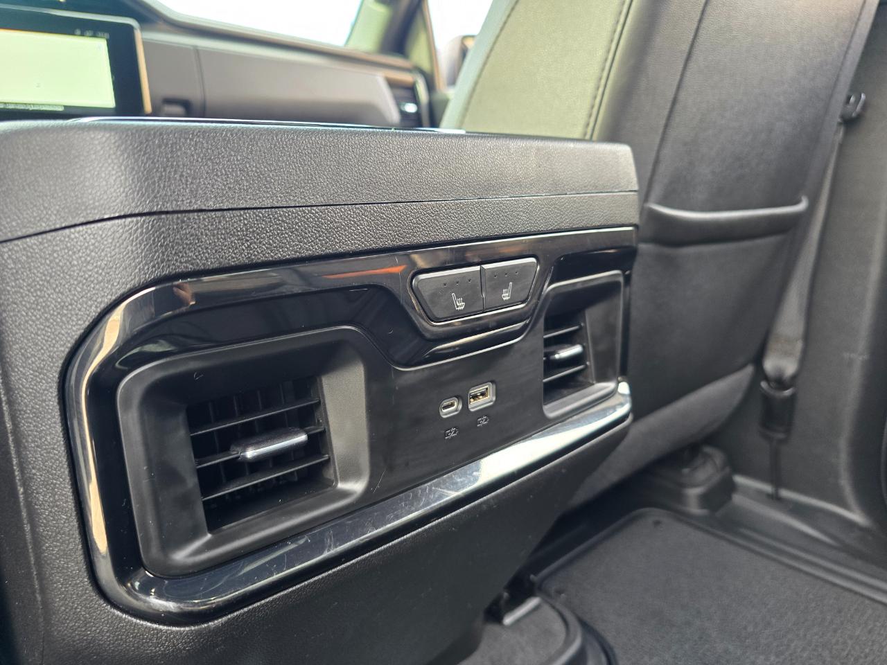 GMC Sierra 1500 4WD Crew Cab 157" AT4 2022