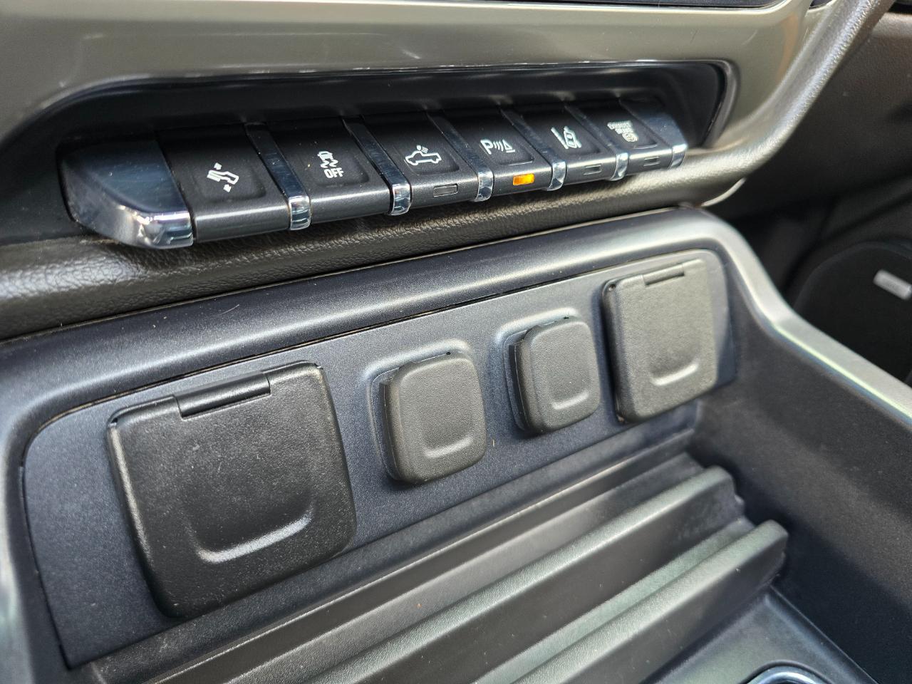 Chevrolet Silverado 3500HD 4WD Crew Cab 154" High Country 2019