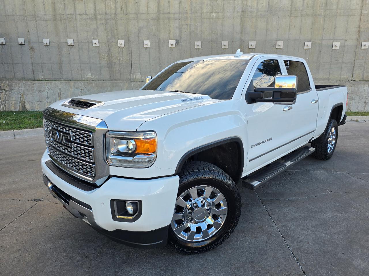 GMC Sierra 2500HD 4WD Crew Cab 153.7" Denali 2019