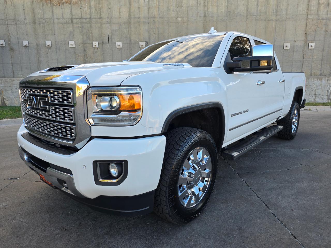 GMC Sierra 2500HD 4WD Crew Cab 153.7" Denali 2019