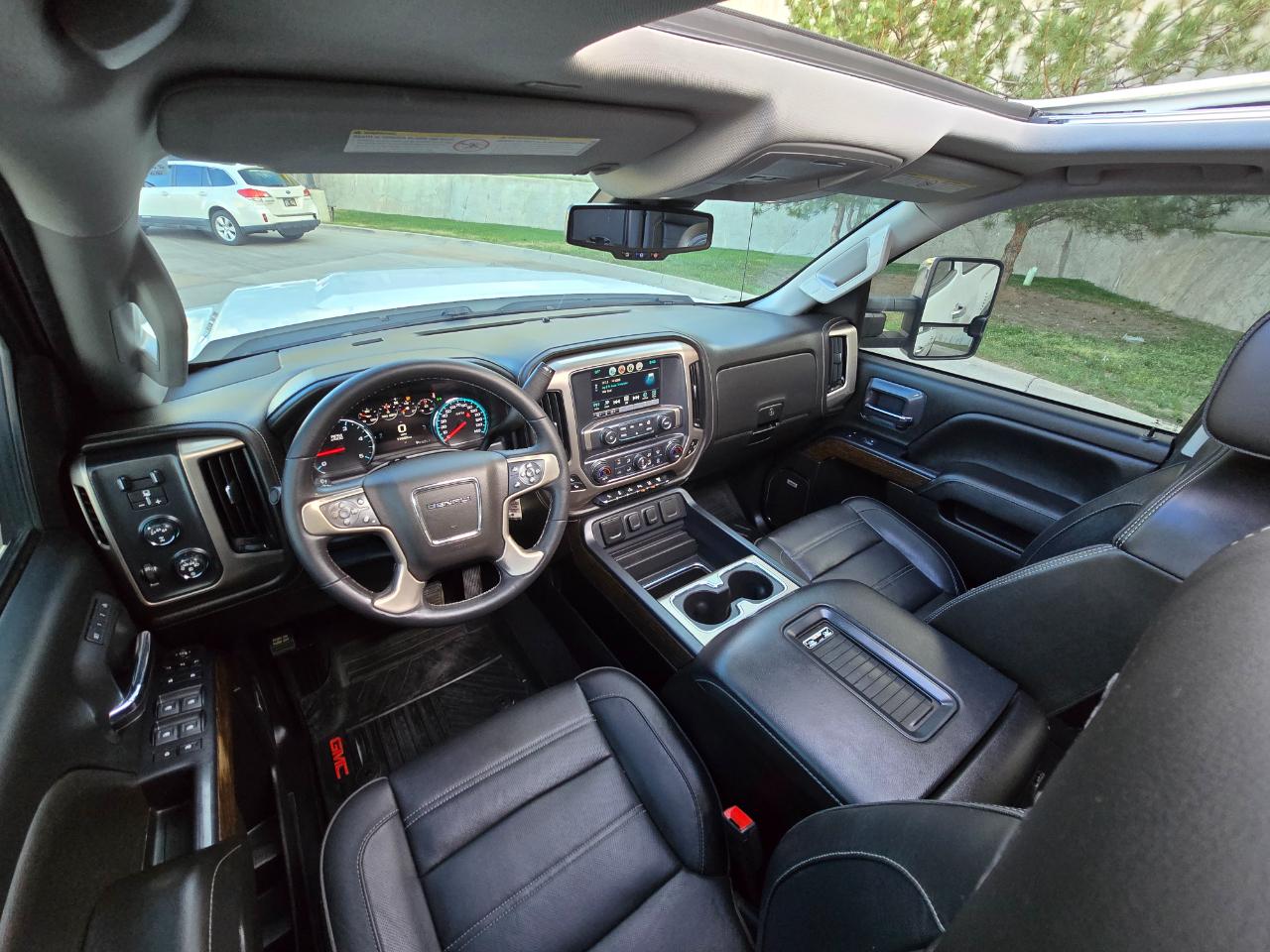 GMC Sierra 2500HD 4WD Crew Cab 153.7" Denali 2019