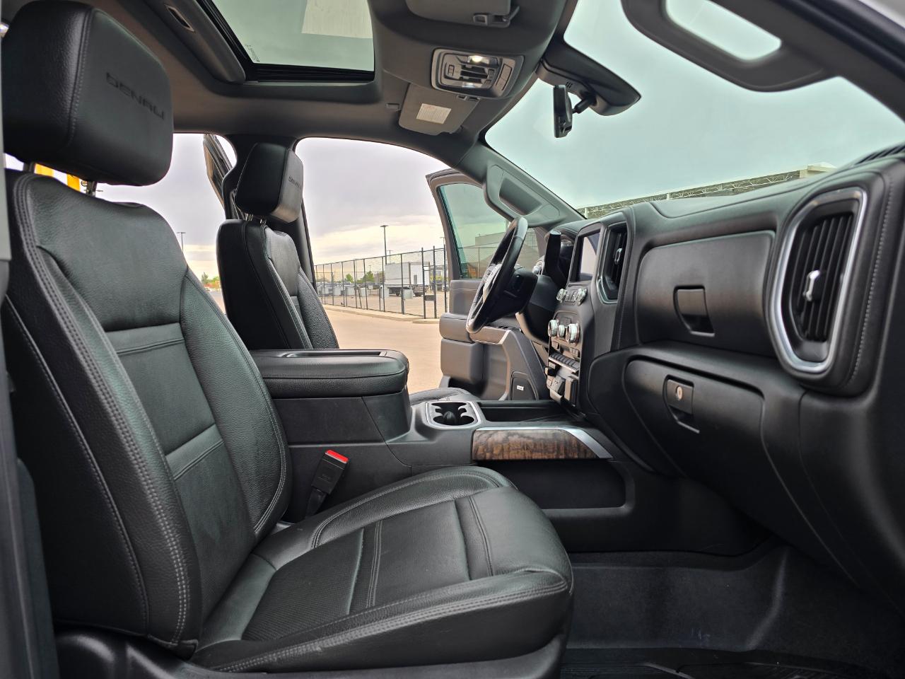 GMC Sierra 2500HD 4WD Crew Cab 159" Denali 2020