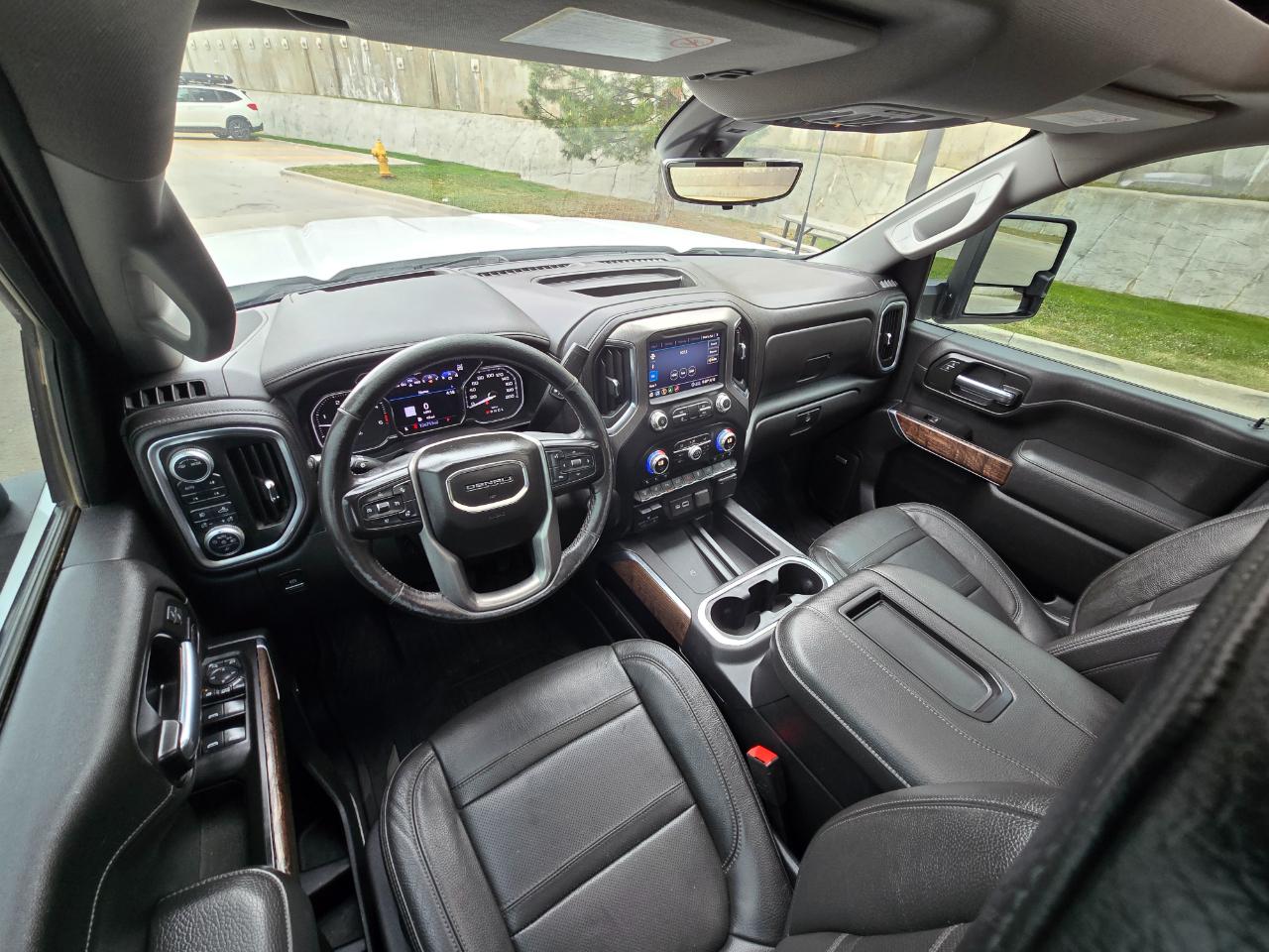 GMC Sierra 2500HD 4WD Crew Cab 159" Denali 2020