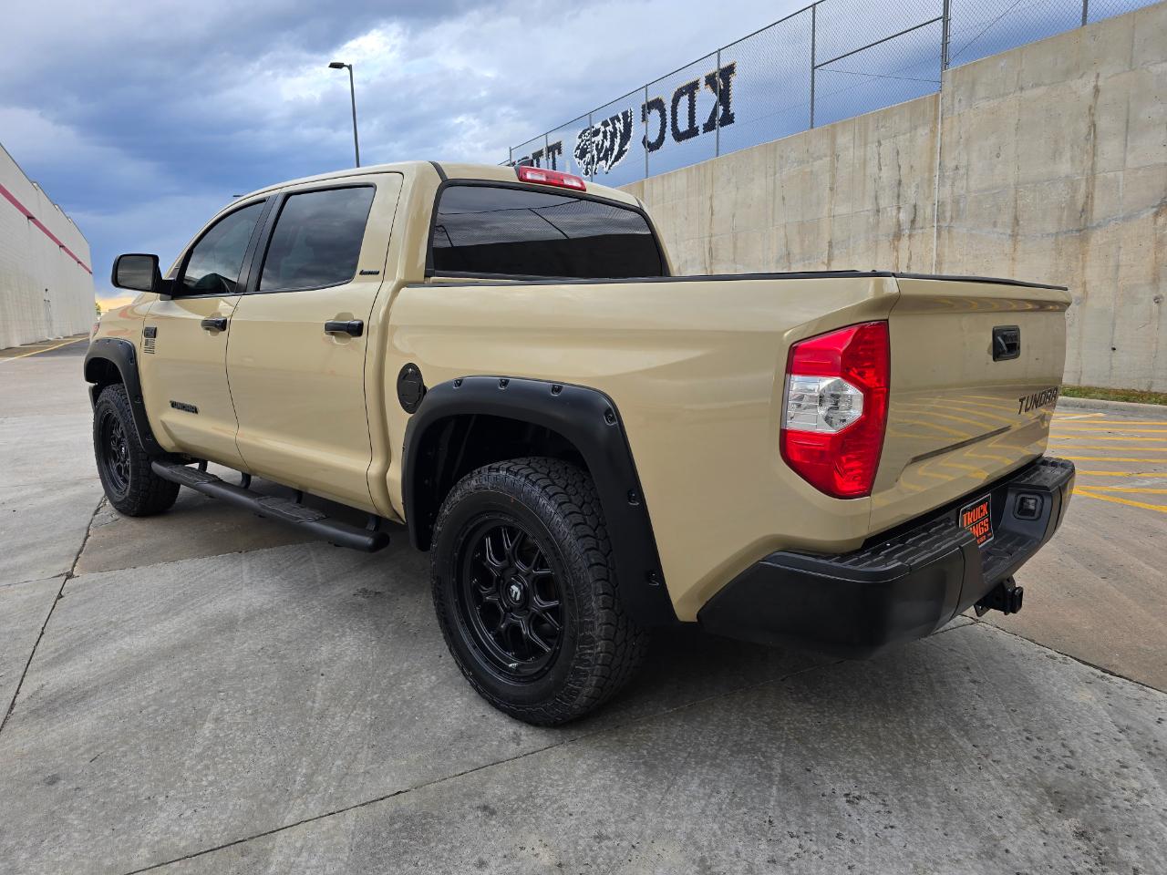 Toyota Tundra 4WD Limited CrewMax 5.5' Bed 5.7L (Natl) 2020