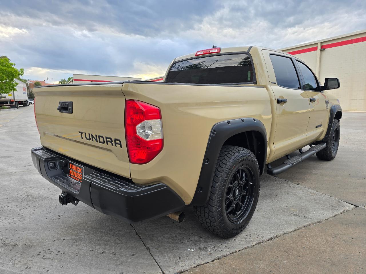 Toyota Tundra 4WD Limited CrewMax 5.5' Bed 5.7L (Natl) 2020
