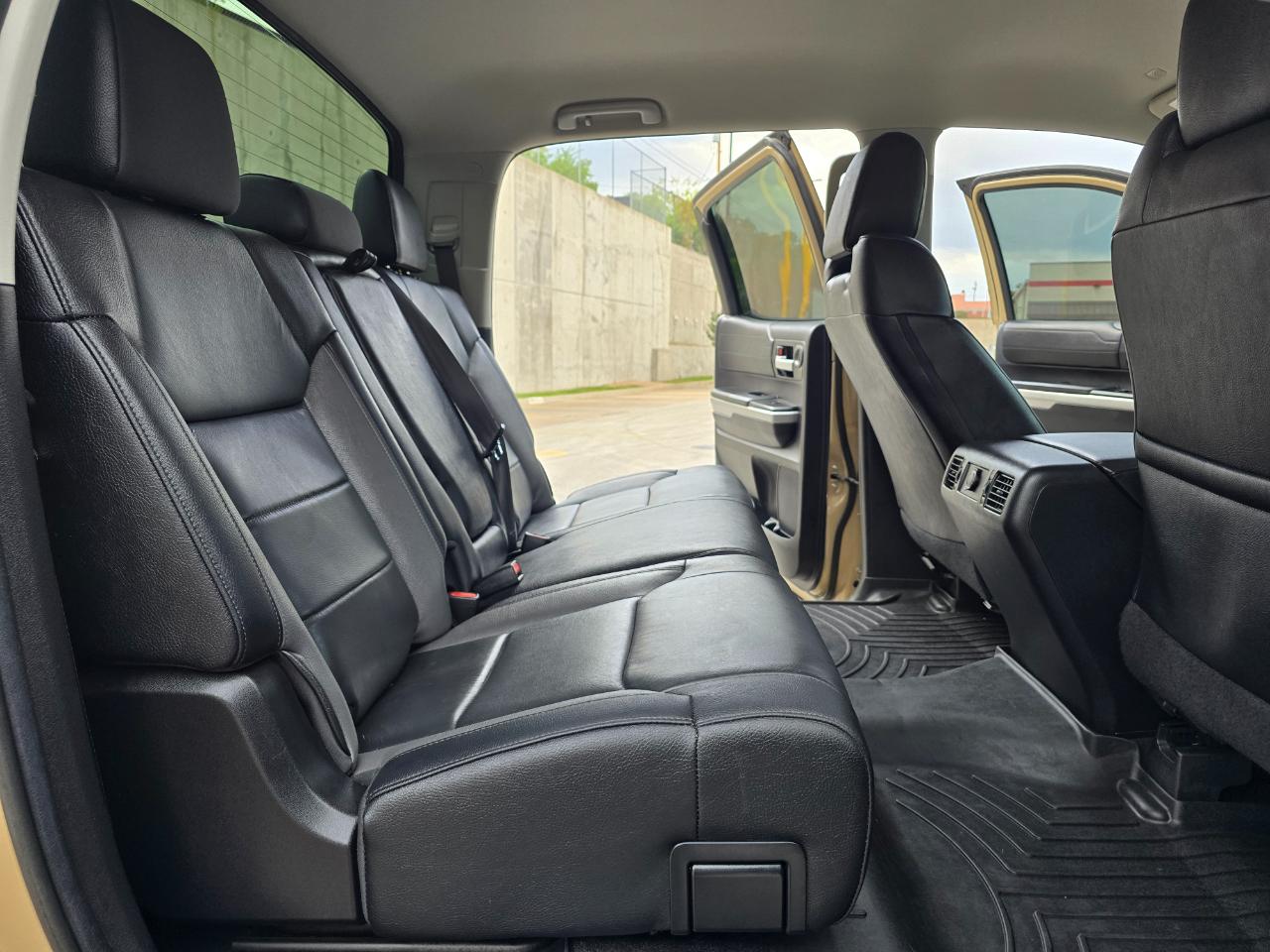 Toyota Tundra 4WD Limited CrewMax 5.5' Bed 5.7L (Natl) 2020