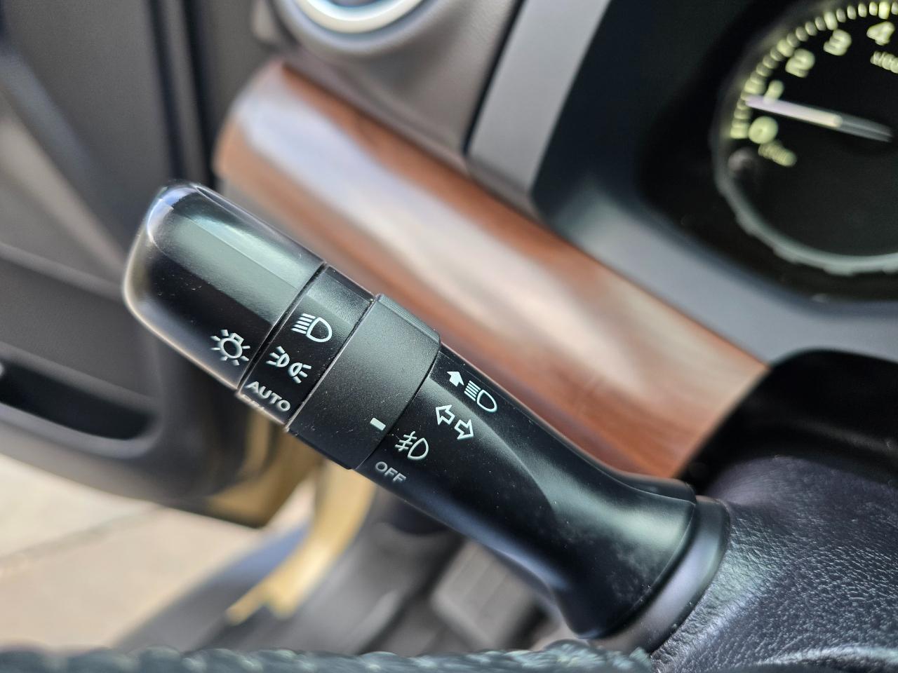Toyota Tundra 4WD Limited CrewMax 5.5' Bed 5.7L (Natl) 2020