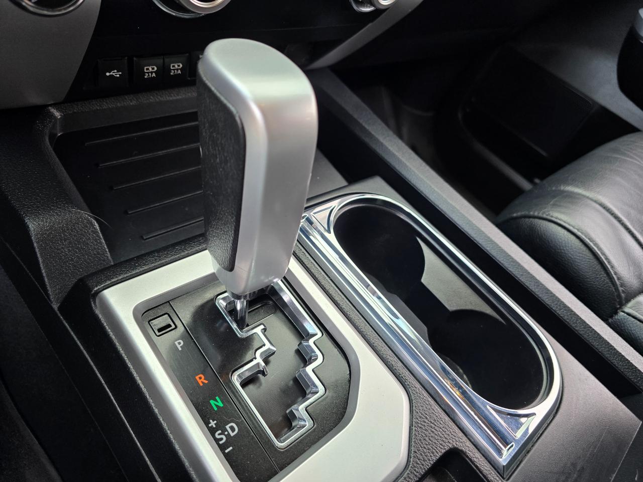 Toyota Tundra 4WD Limited CrewMax 5.5' Bed 5.7L (Natl) 2020