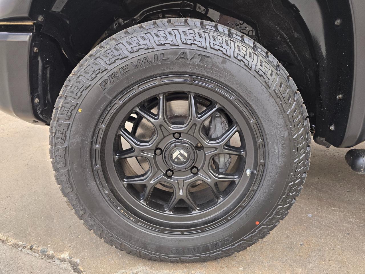 Toyota Tundra 4WD Limited CrewMax 5.5' Bed 5.7L (Natl) 2020