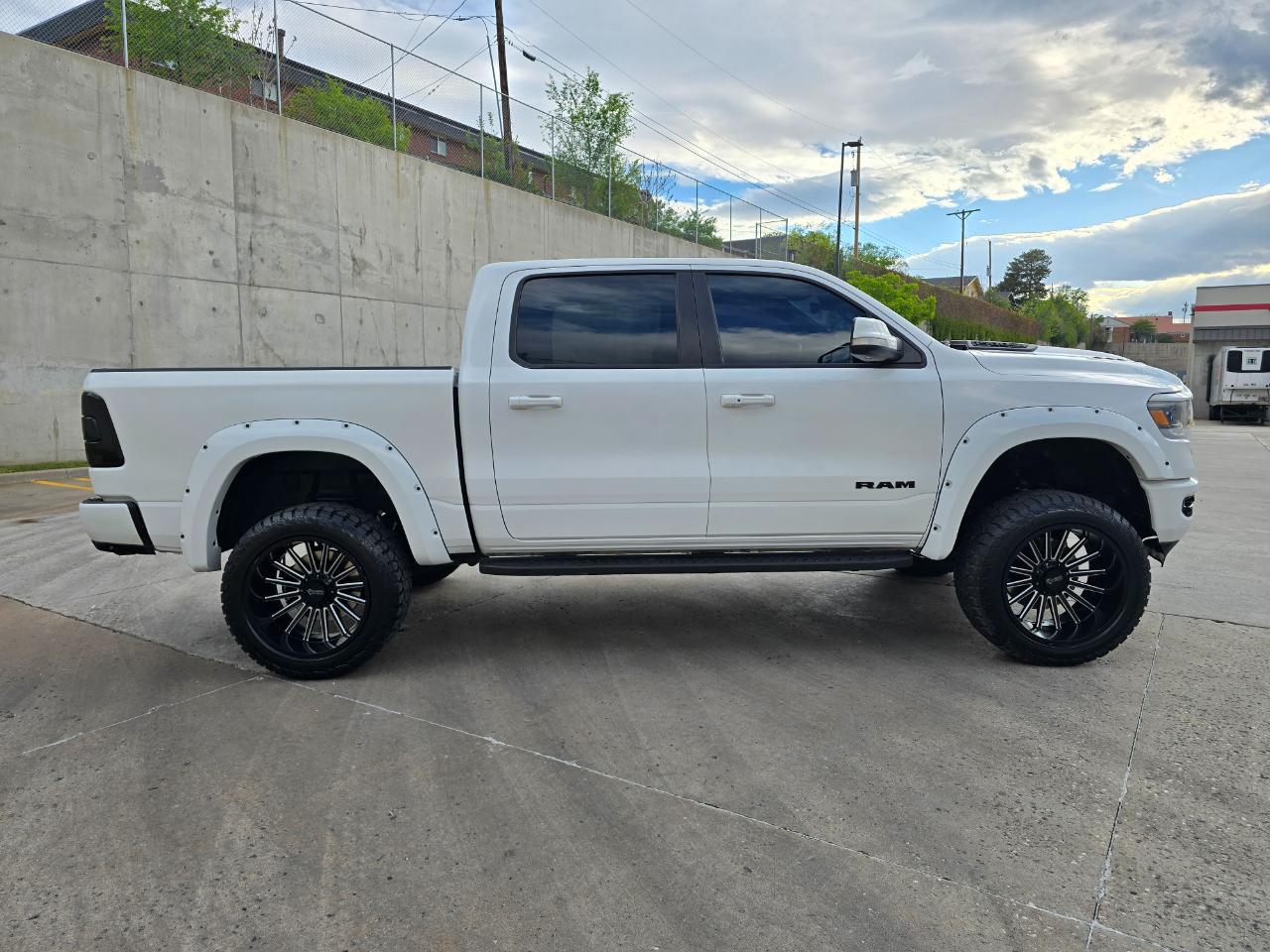 RAM 1500 Sport 4x4 Crew Cab 5'7" Box 2020