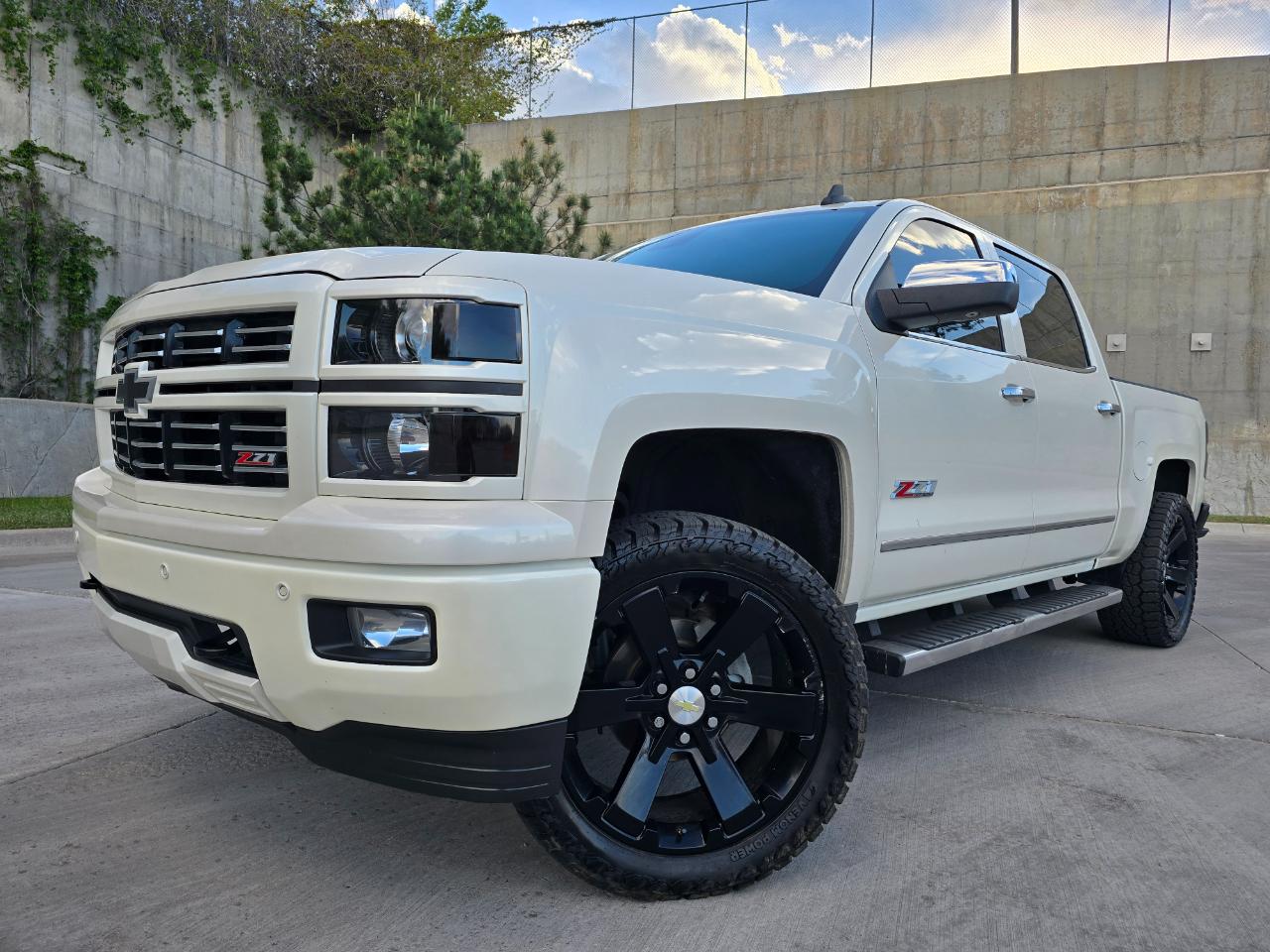 Chevrolet Silverado 1500 4WD Crew Cab 143.5" LTZ w/2LZ 2015